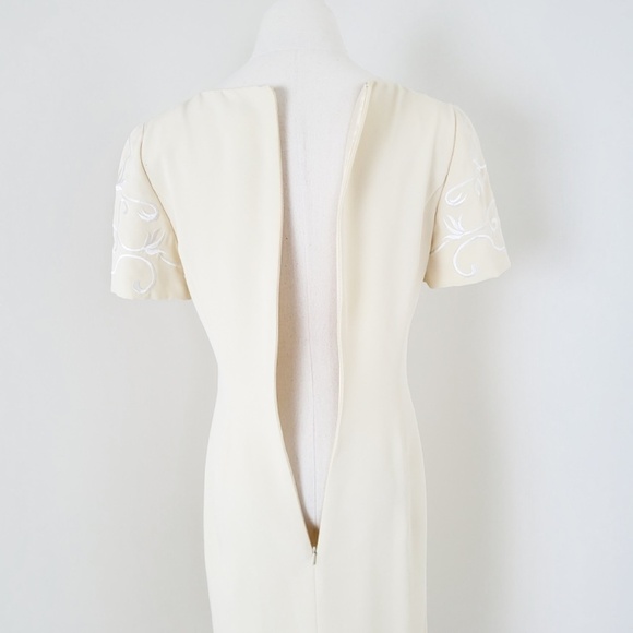 80's Pastel Yellow Mini Dress Embroidered Short Sleeve Scoop Neckline Fitted - Picture 3 of 14